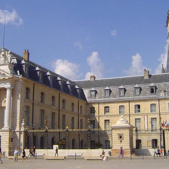 Paket Tour Wisata Liburan Eropa Paris Swiss Germany Netherland 8D7N 2020 Murah - Dijon City