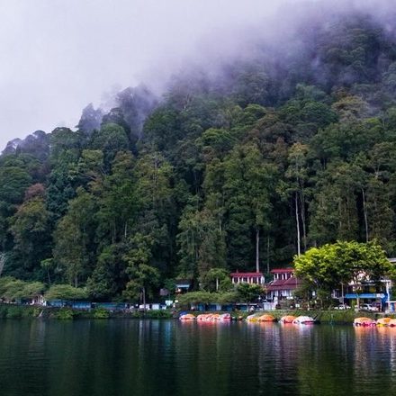 Paket Tour Wisata Liburan Asia Domestik Jawa Bali Lombok 2020 Murah - AmwindoTourCom - Sarangan