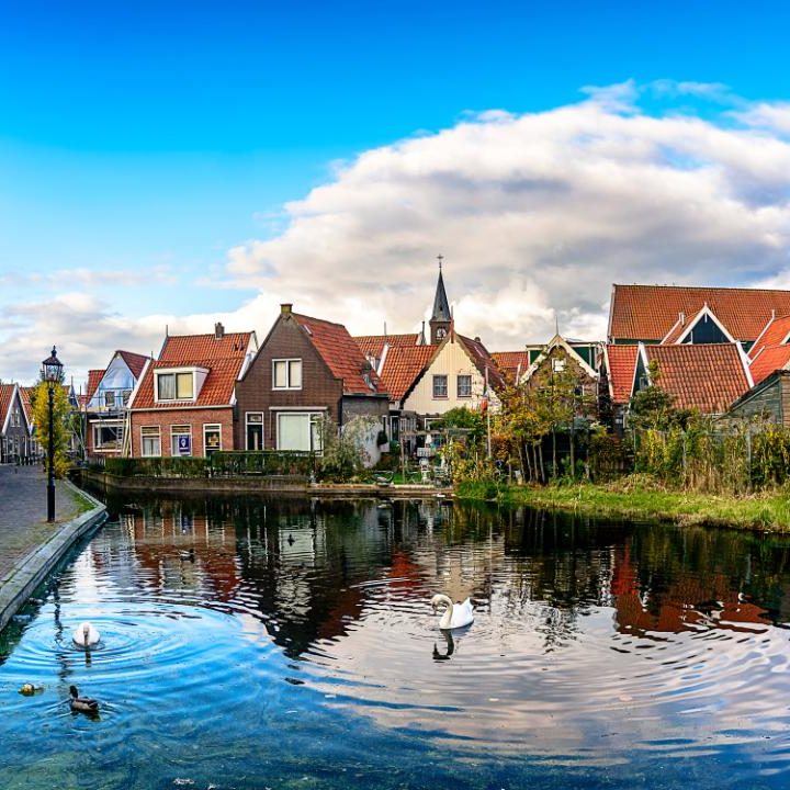 Paket Tour Wisata Liburan Lebaran Eropa Belanda Belgia Itali Jerman Perancis Swiss Uzbekistan 13D 2020 Murah - AmwindoTourCom - Volendam