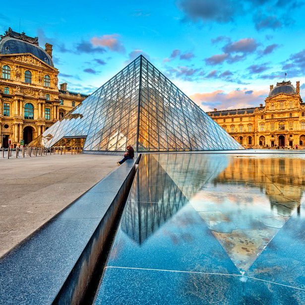Paket Tour Wisata Liburan Lebaran Eropa Belanda Belgia Itali Jerman Perancis Swiss Uzbekistan 13D 2020 Murah - AmwindoTourCom - Louvre Museum