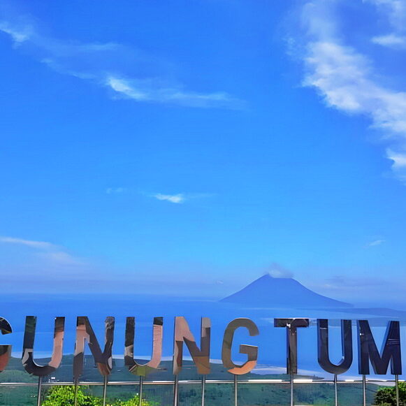 Paket Tour Wisata Gunung Tumpa Manado Bunaken